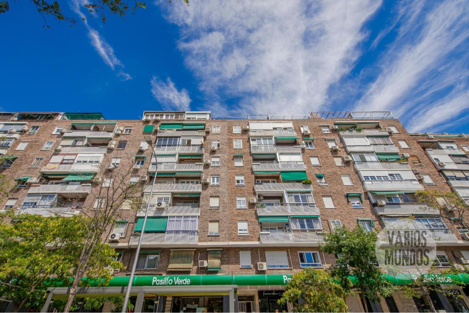 Madrid Con Parking Para 4, Vive La Latina — Photos 1